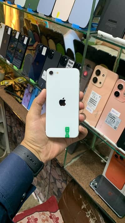 Apple iPhone SE 3