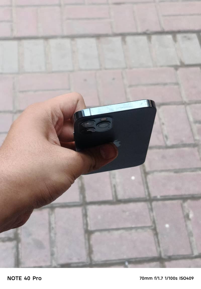 Apple iPhone 12 Pro 3
