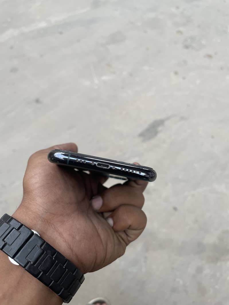 Apple iPhone 11 Pro 3