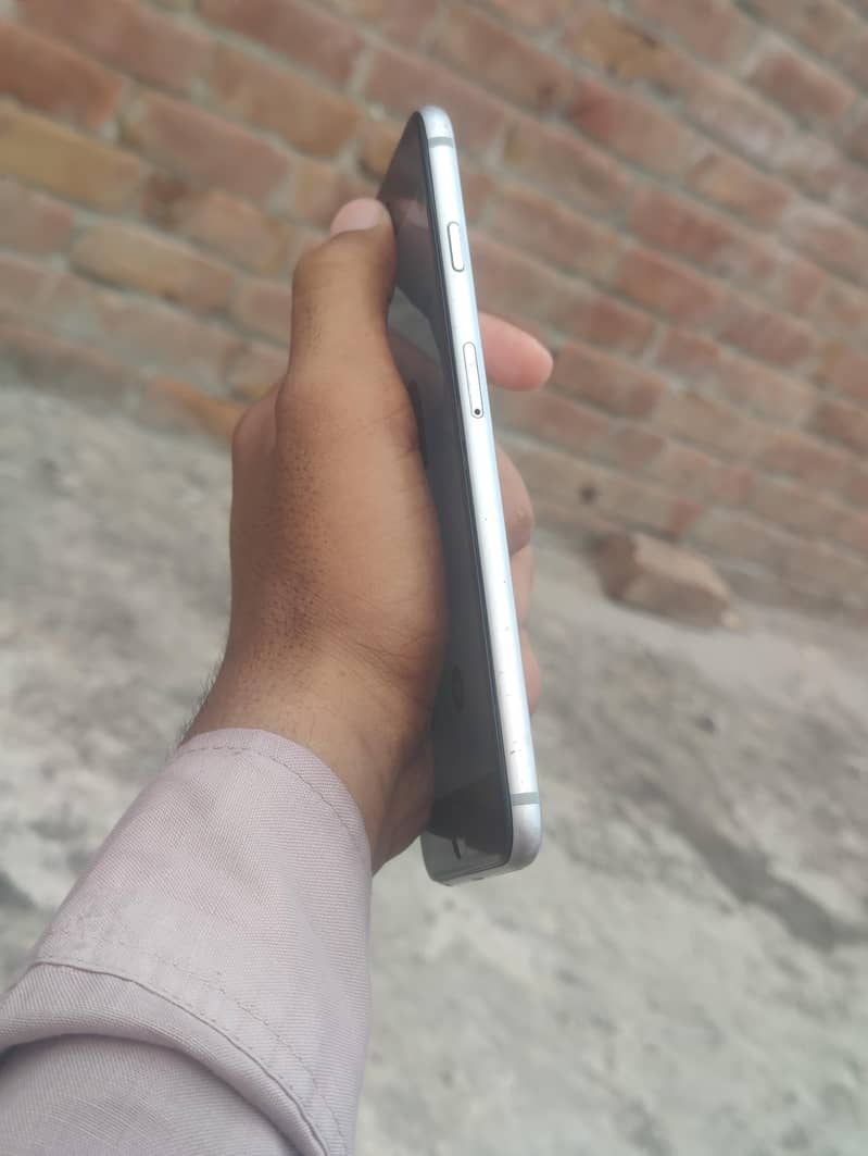 Apple iPhone 6S Plus 1