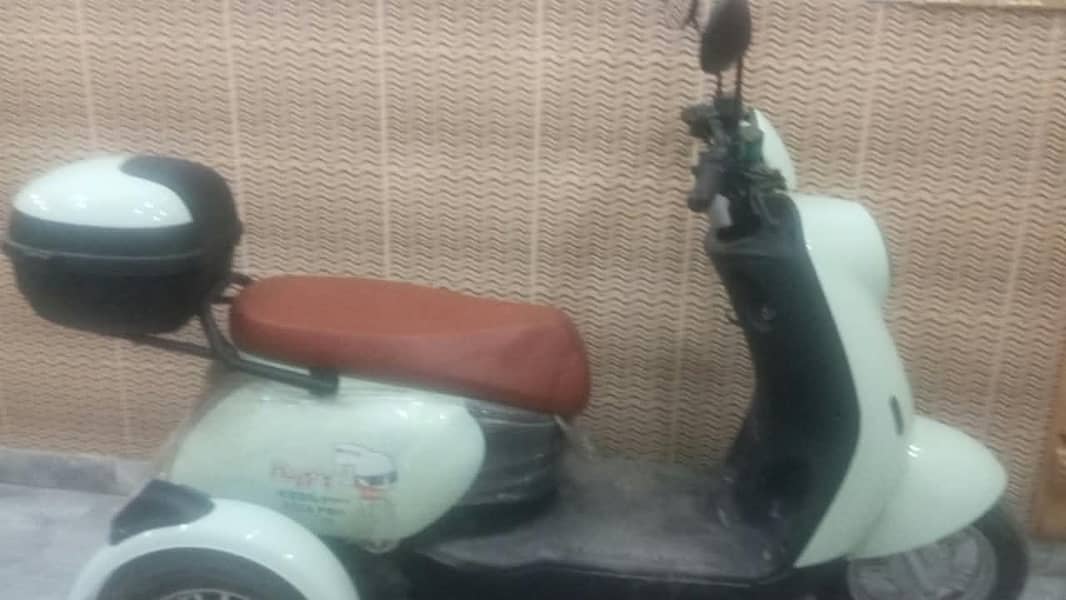 Scooty 0