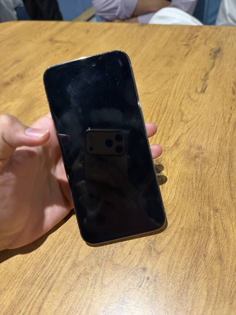 Apple iPhone 14 Pro Max 3