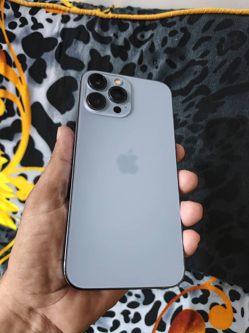 Apple iPhone 13 Pro Max 4