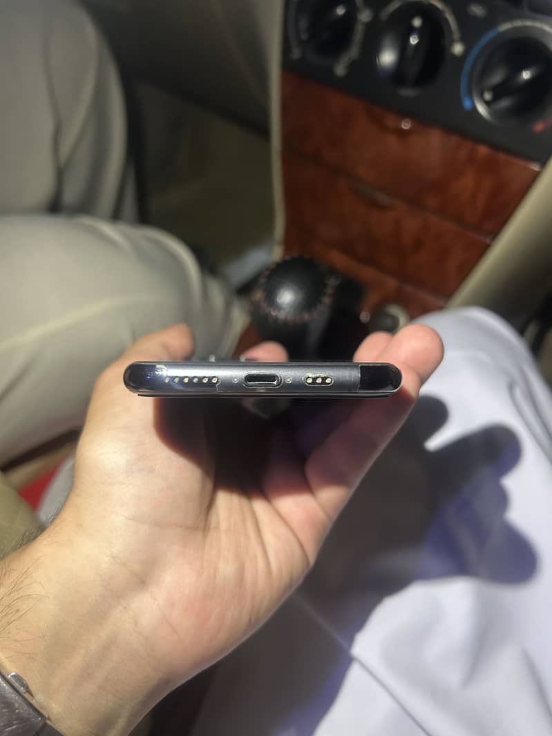 Apple iPhone 11 Pro 3