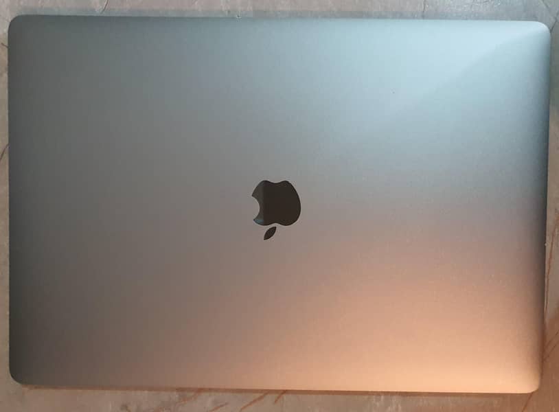 macbook pro 2019 2