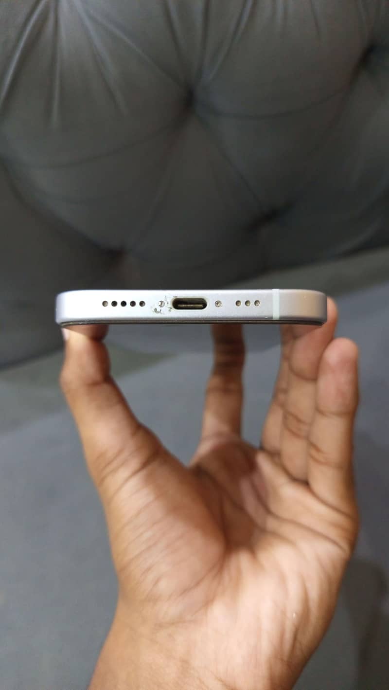 iPhone 15 2