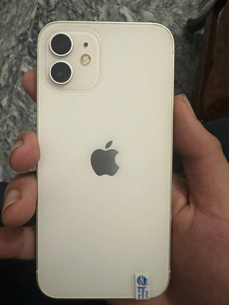 Apple iPhone 12 4