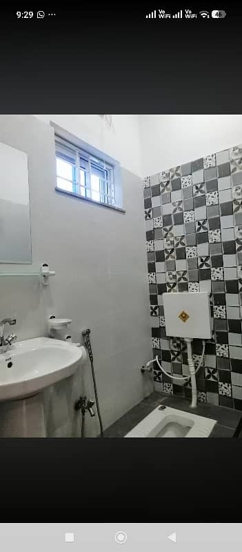 5 Marla ( 25*50 In Block D ) Single Storey House Available.