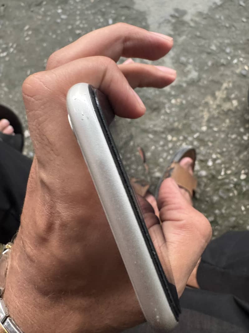 Apple iPhone 11 1