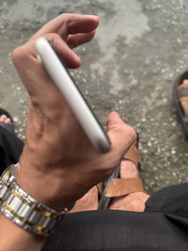 Apple iPhone 11 3