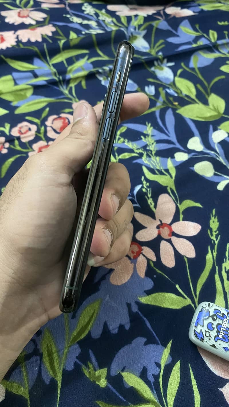 Apple iPhone 11 Pro 5