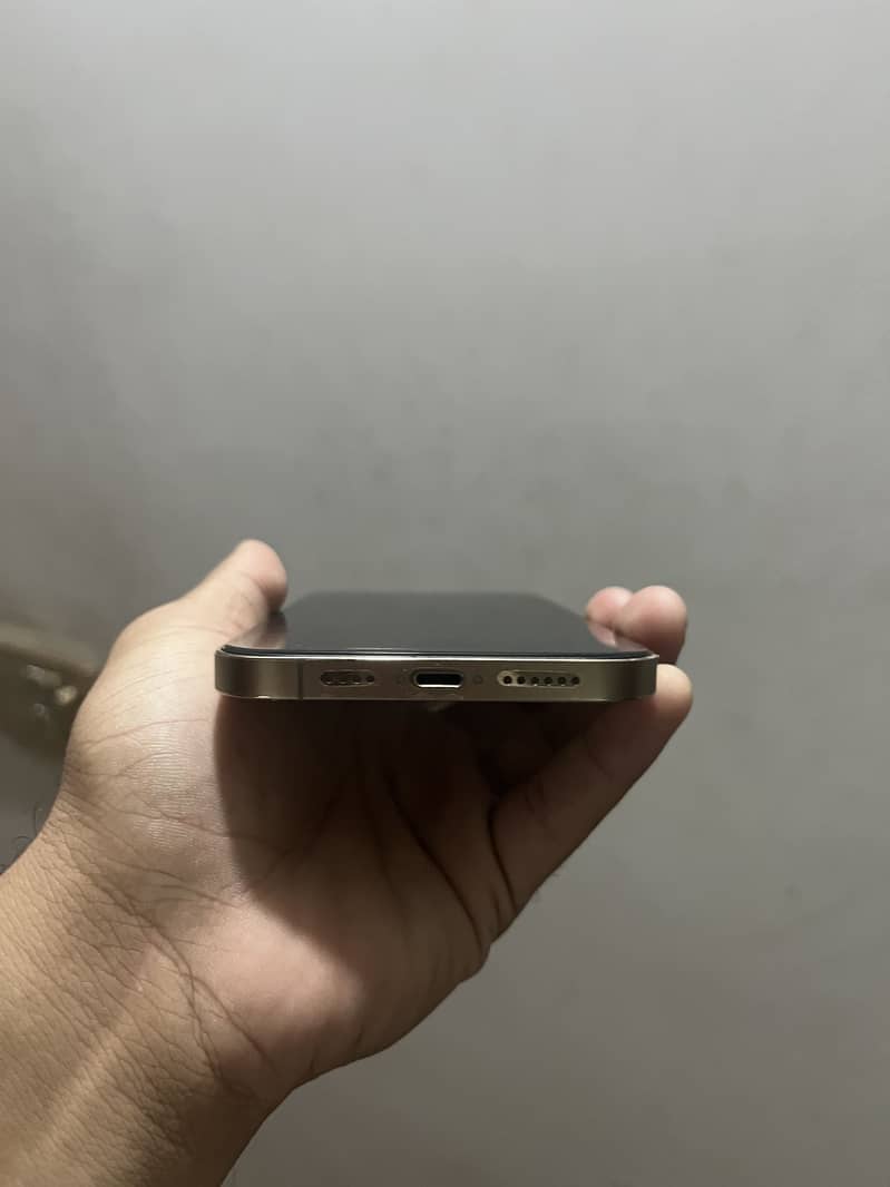 Apple iPhone 12 Pro Max 4