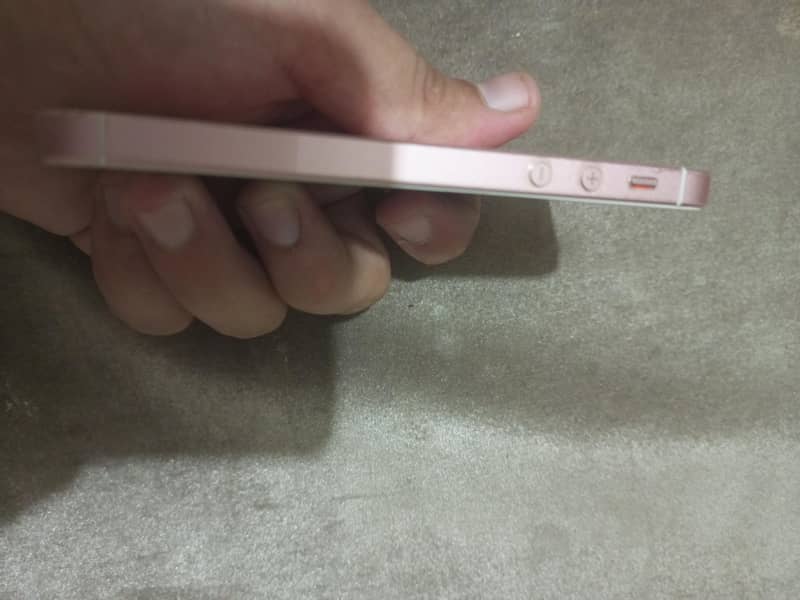 Apple iPhone SE 4