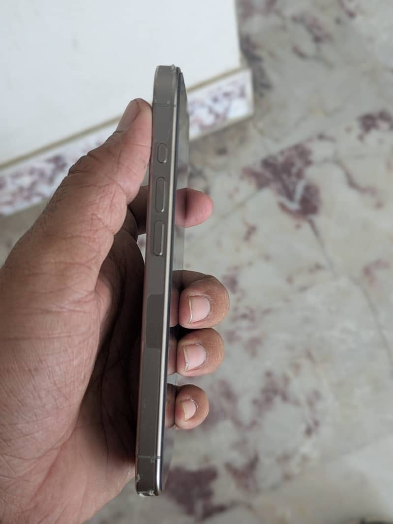 Apple iPhone 15 Pro 1