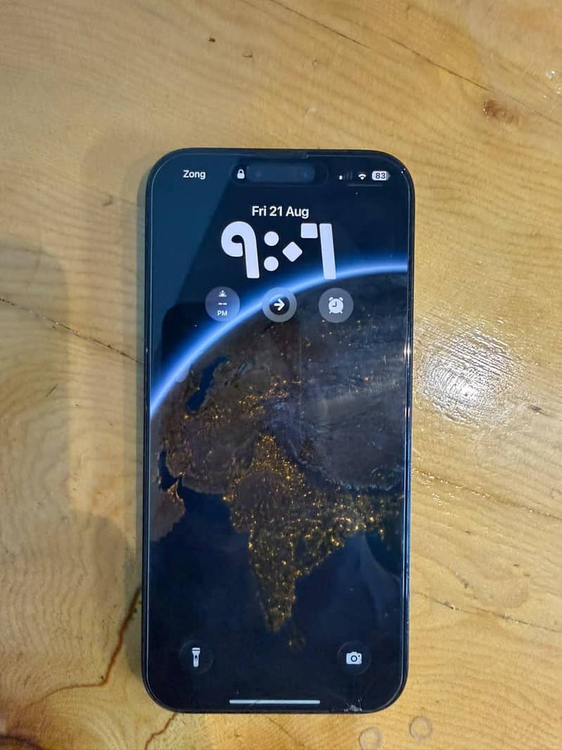 Apple iPhone 16 Pro Max 1