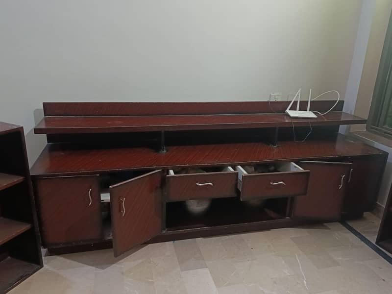 Media wall console 4