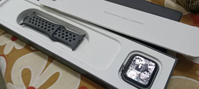 Apple Watch SE 1st Gen Nike – 40mm GPS | 98% Battery Health