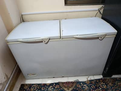 Waves triplet 15CC chest freezer