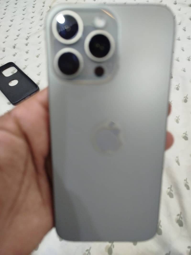 Apple iPhone 15 Pro Max 1