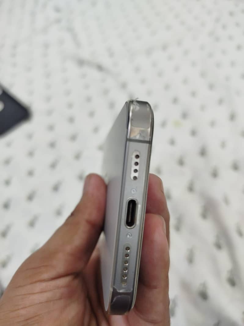 Apple iPhone 15 Pro Max 7