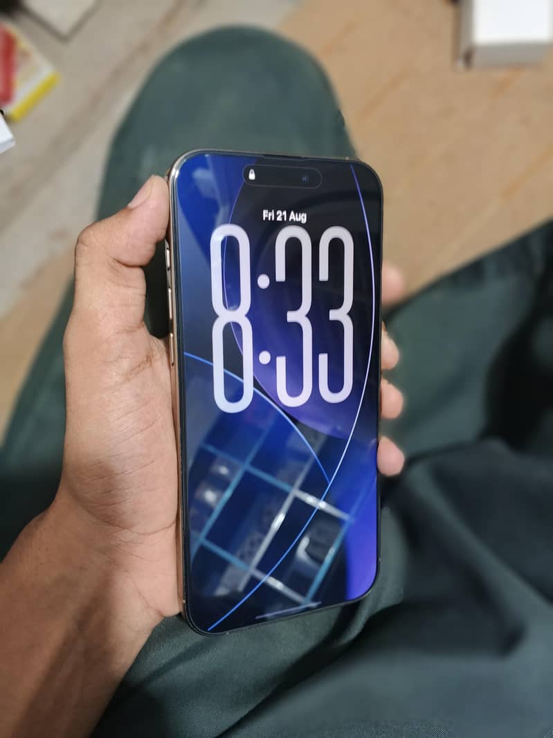 Apple iPhone 16 Pro Max 3