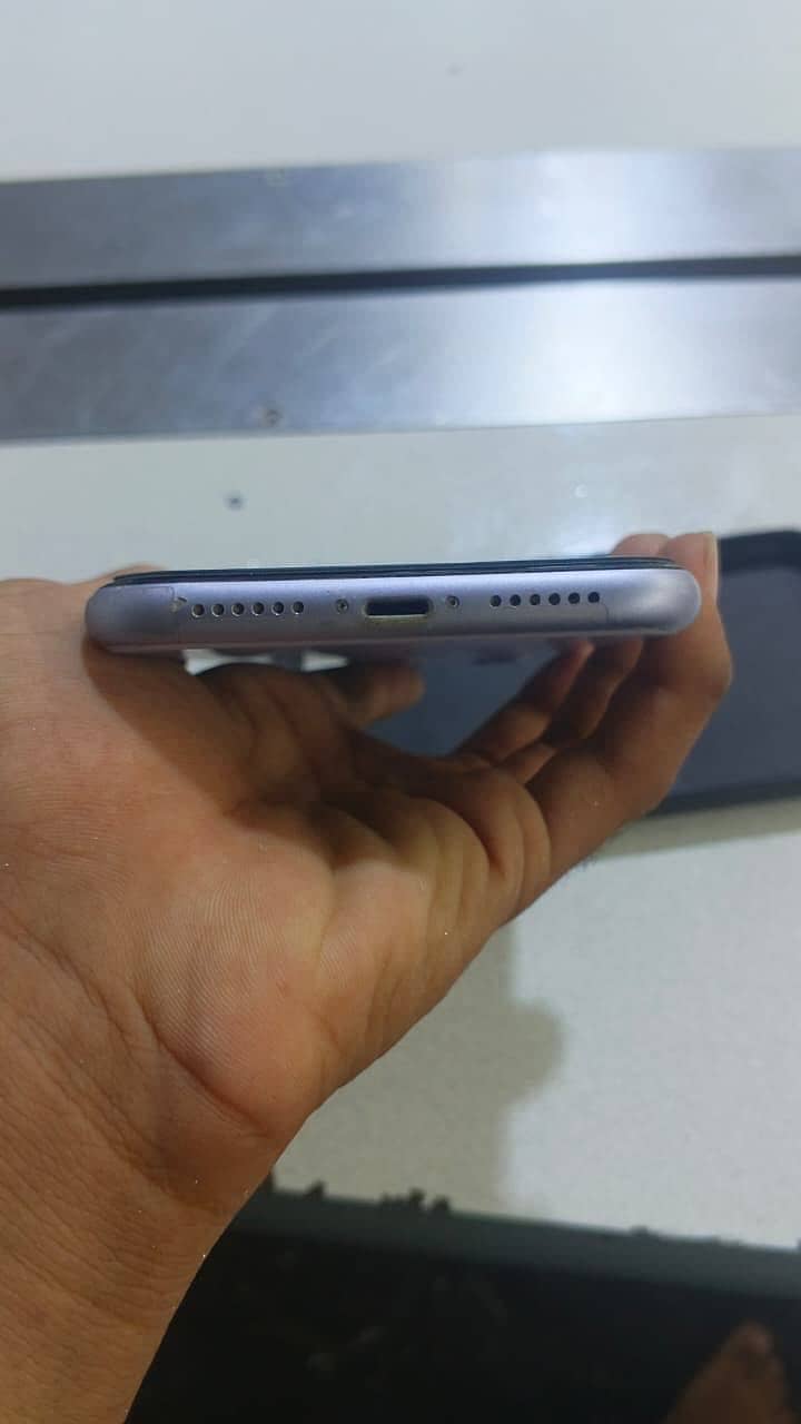 Apple iPhone 11 5