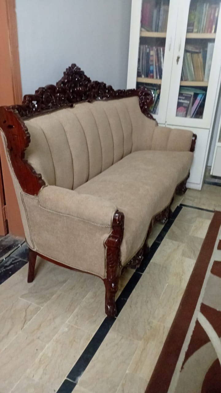 Chinioti sofa 0