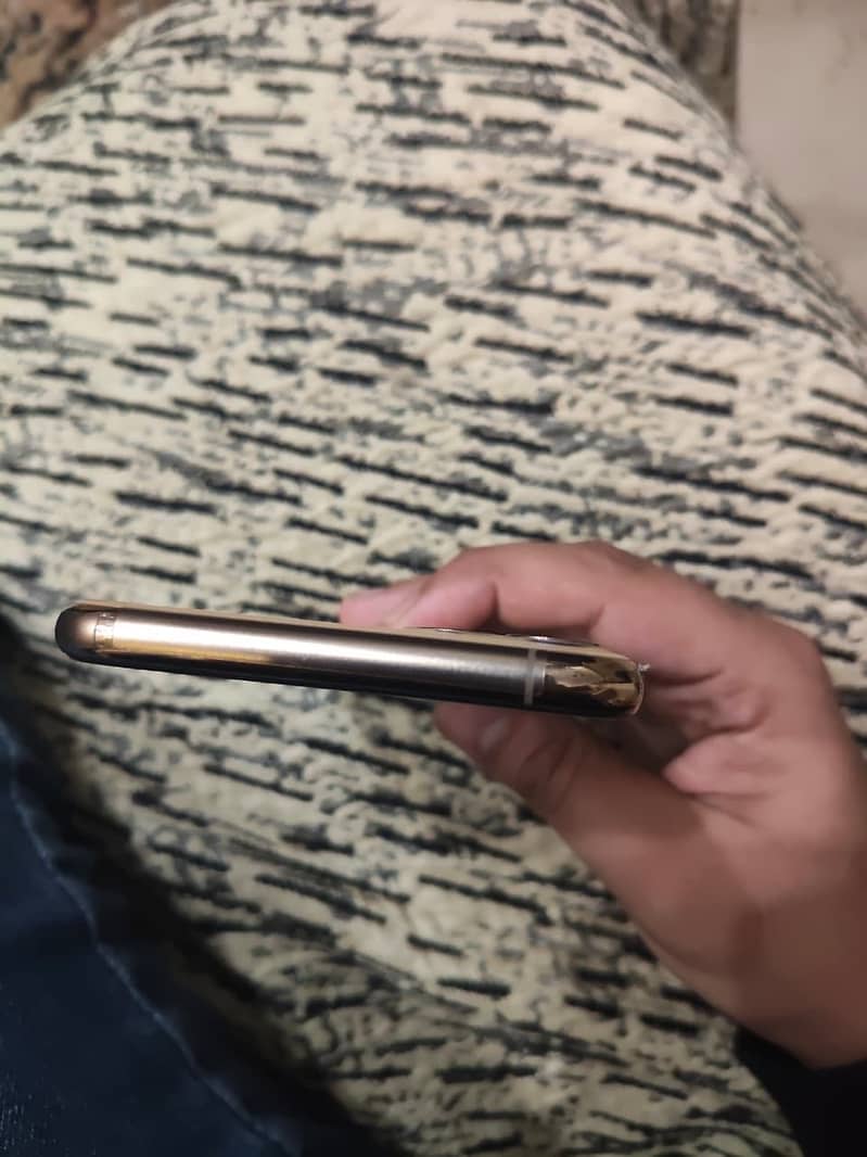 iPhone 11 Pro Max 2