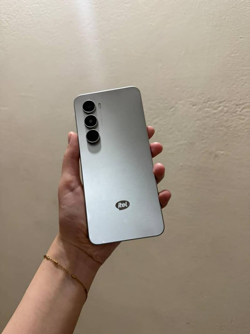 Itel A100 6