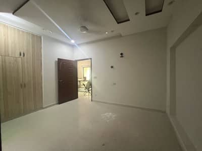 5MARLA UPPER PORTION IN PUNJAB SMALL INDUSTRIES NEAR LUMZ UNIVERSITY