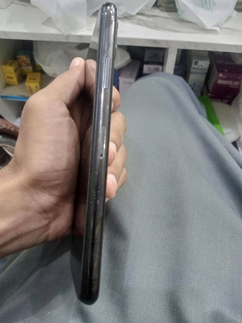 Apple iPhone 11 Pro Max 3
