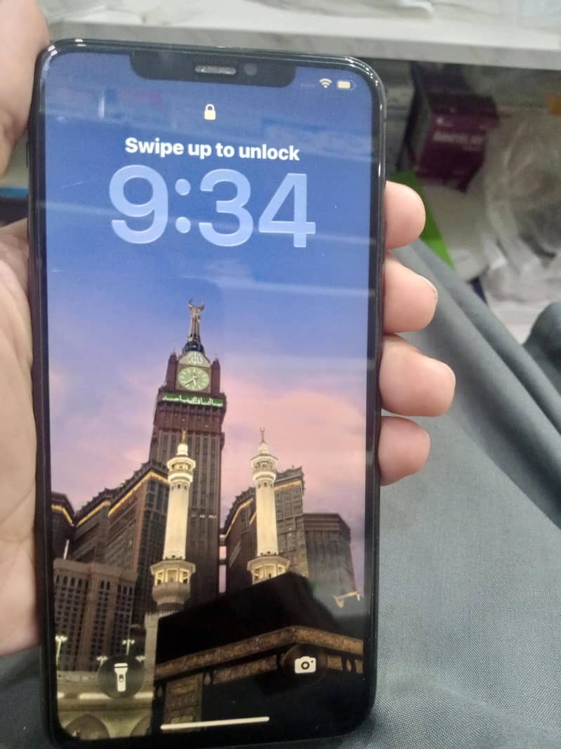 Apple iPhone 11 Pro Max 4