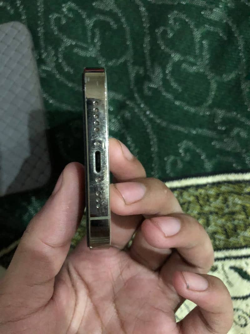 Apple iPhone 14 Pro 4
