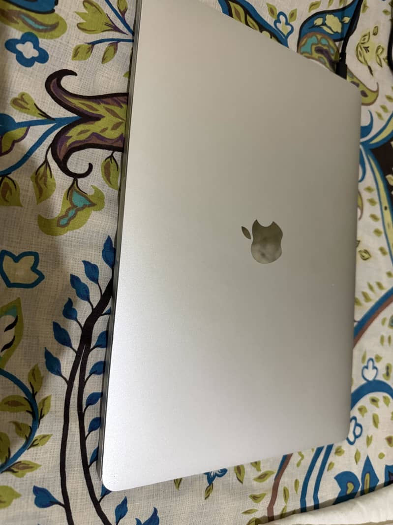 MacBook pro 2017 1
