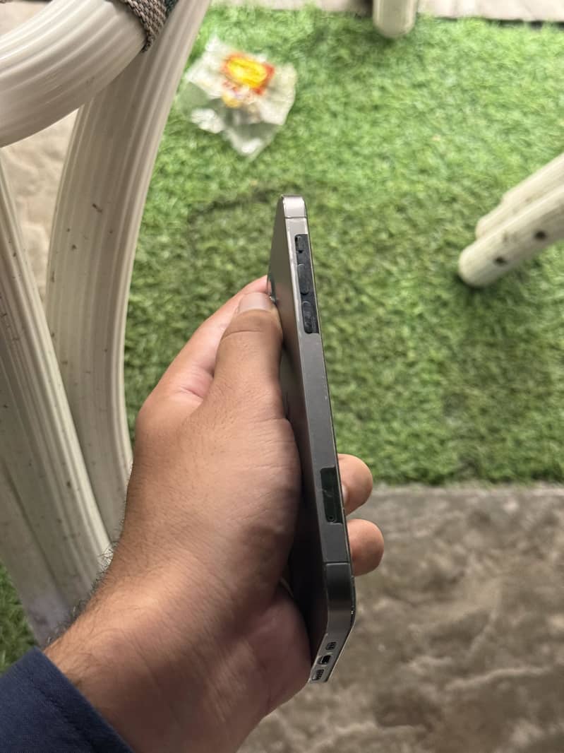 Apple iPhone 12 Pro 2
