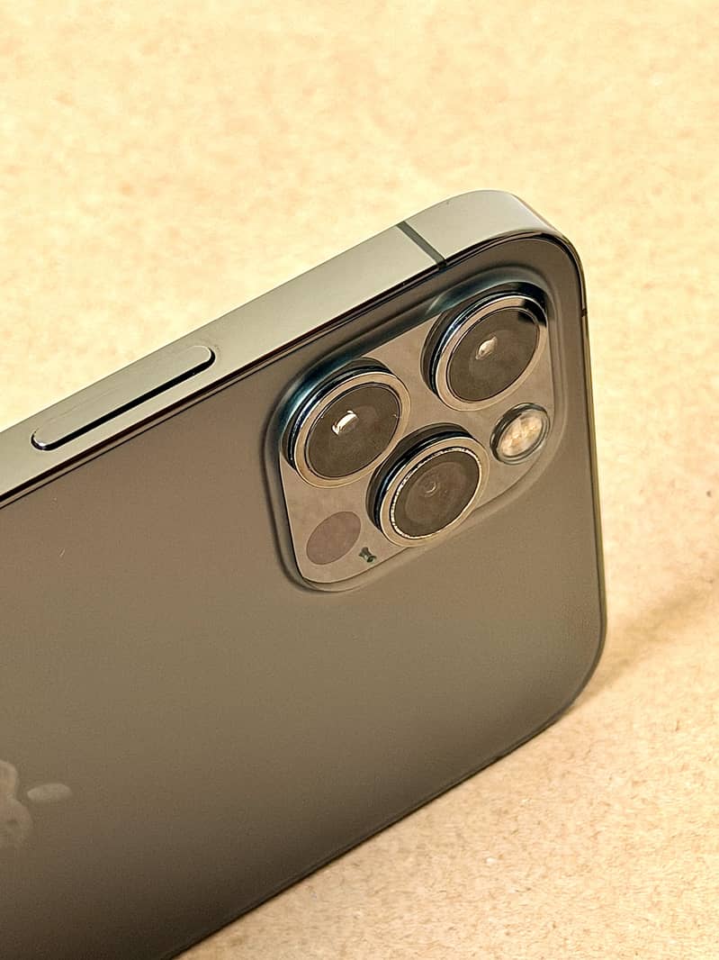 Apple iPhone 12 Pro 0