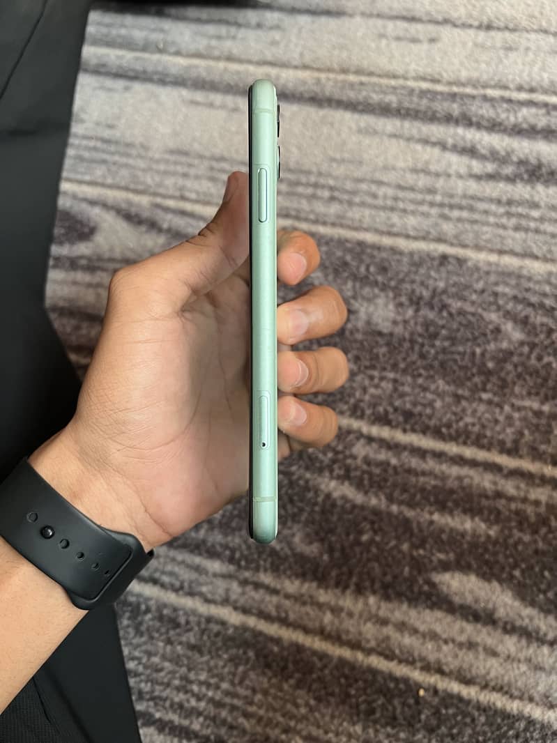 Apple iPhone 11 3