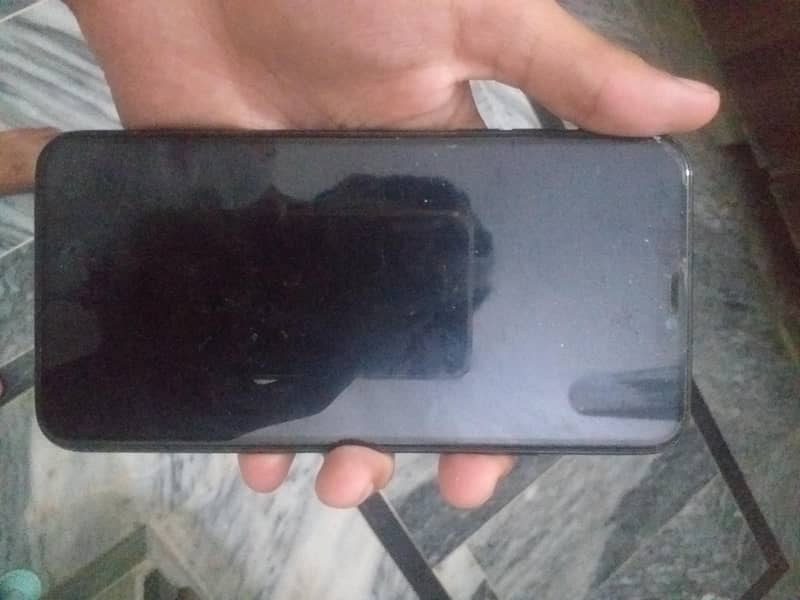Apple iPhone 11 Pro Max 2