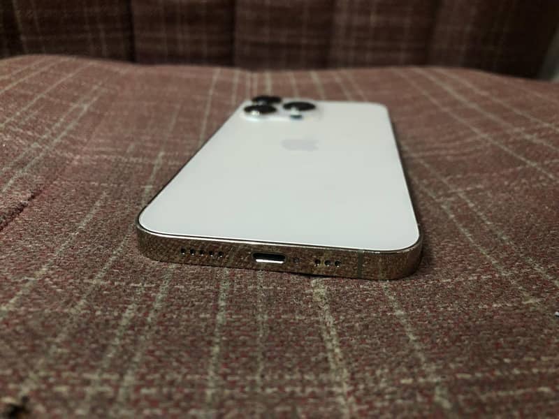 Apple iPhone 13 Pro 2