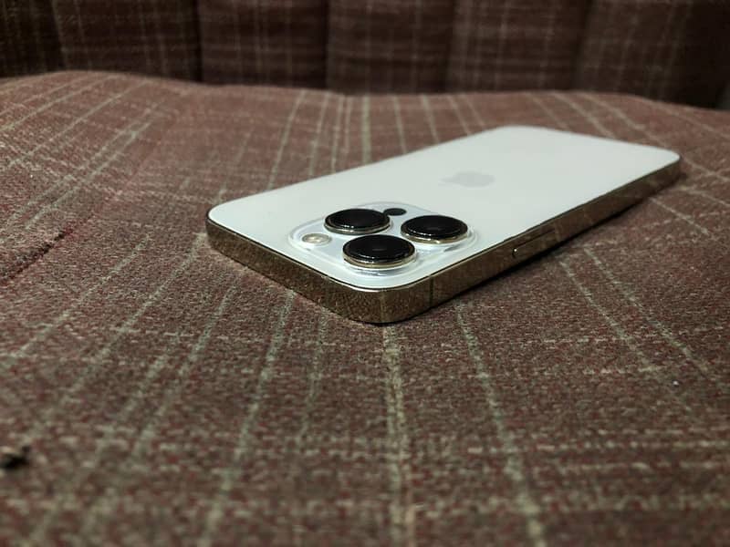 Apple iPhone 13 Pro 6