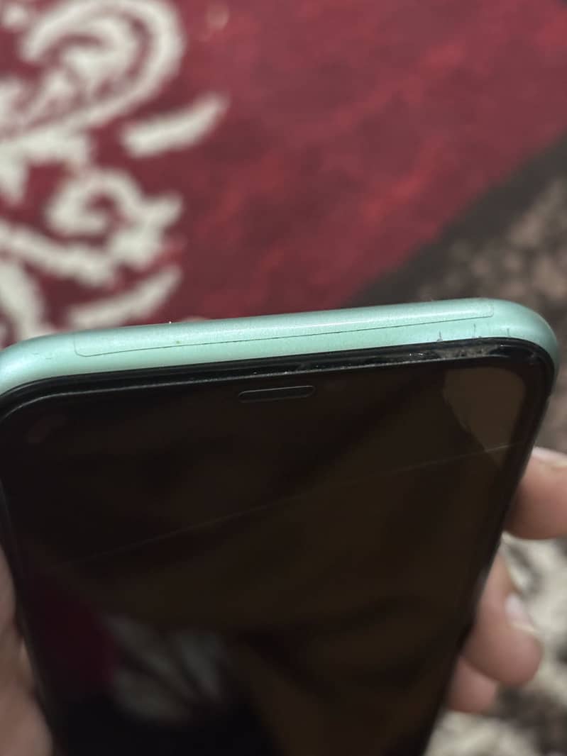 Apple iPhone 11 4