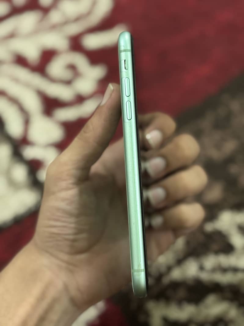 Apple iPhone 11 6