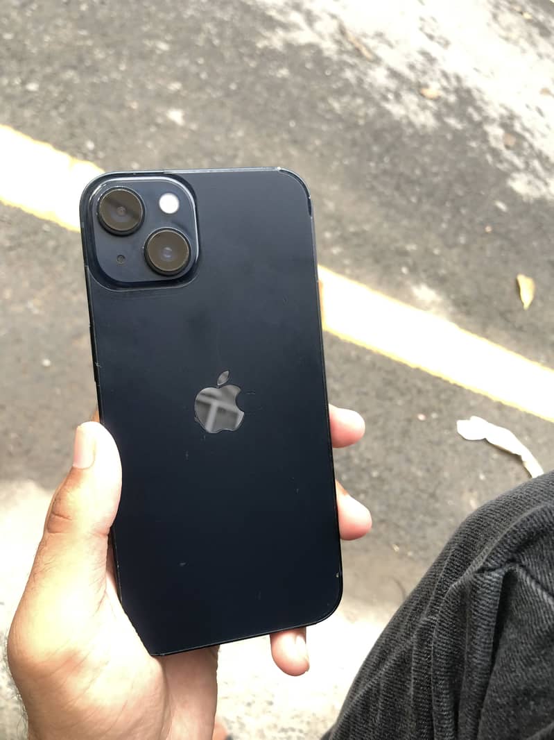 Apple iPhone 13 4