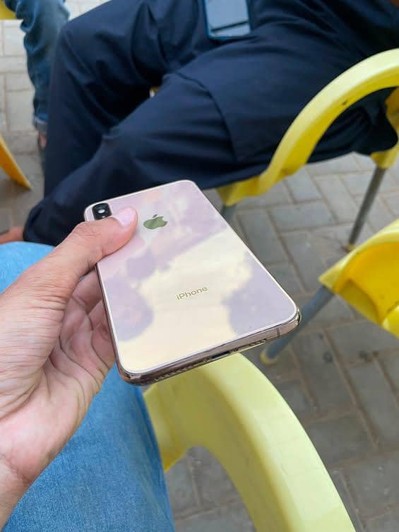 iPhone XS Max 0