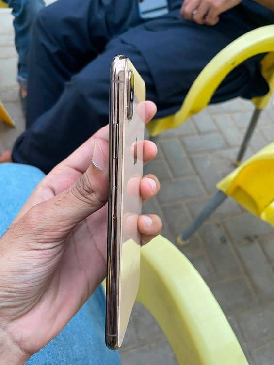 iPhone XS Max 1