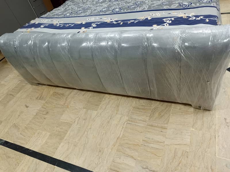 King size bubble bed 0
