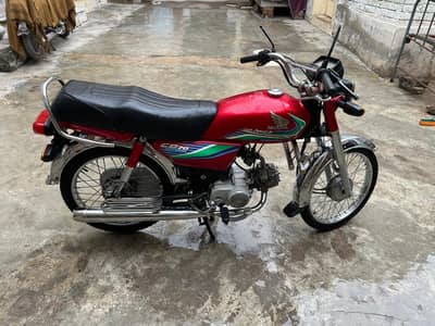 Honda CD 70 model 2017 contact my WhatsApp 03=06=47=57=753