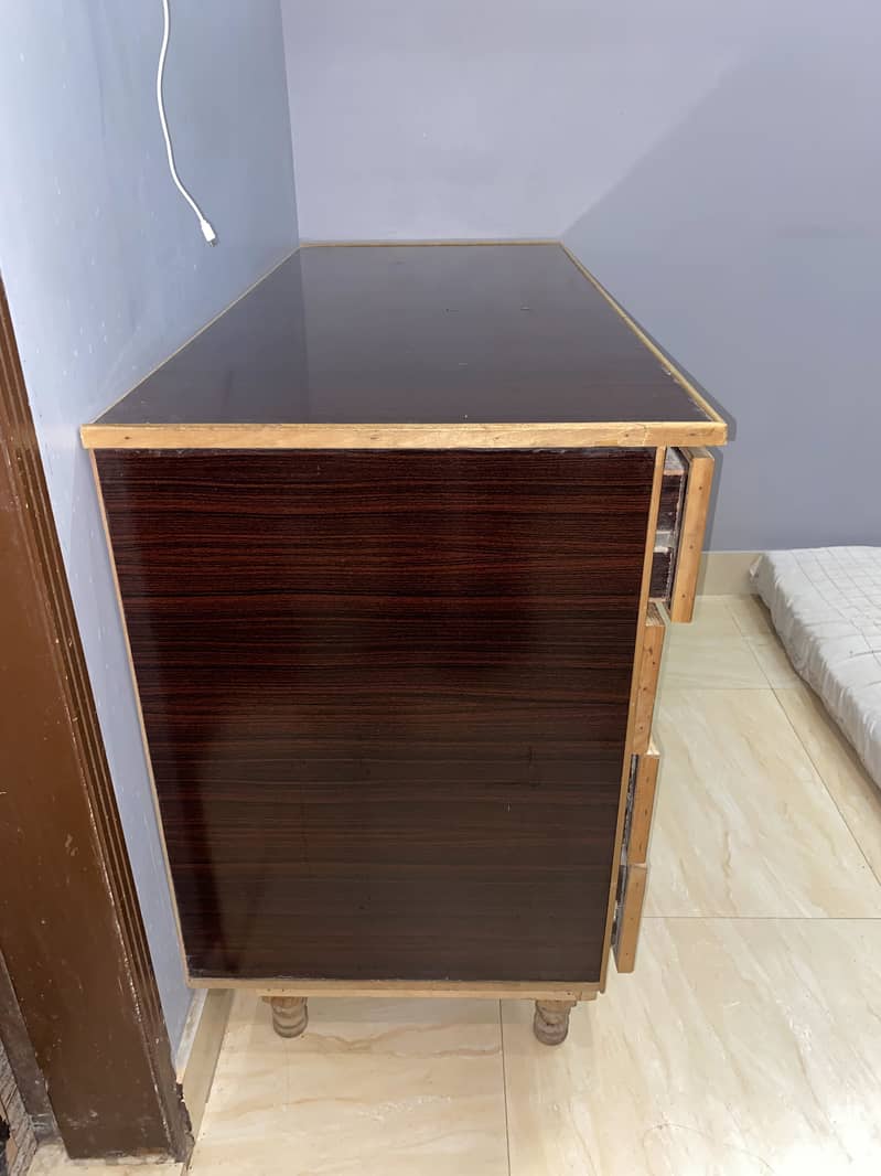 Dressing table 0