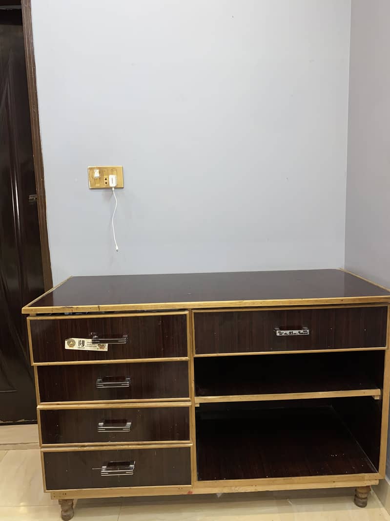 Dressing table 1