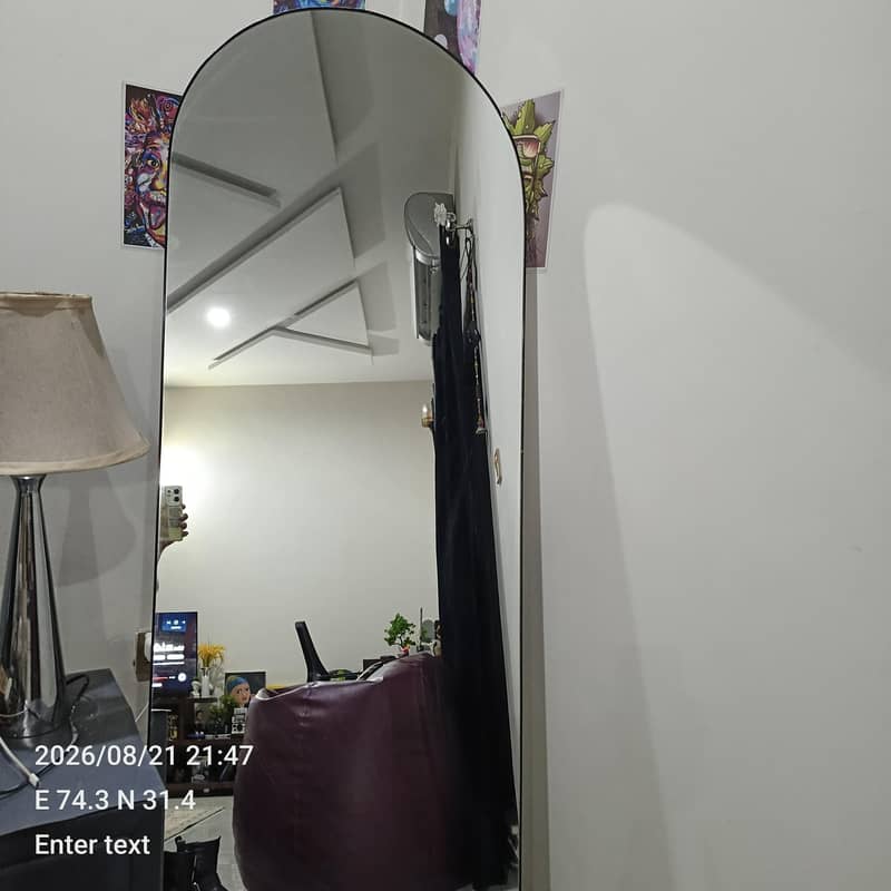 looking mirror 0